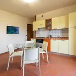 Host4u - Marge Beautiful With Pool And Private Parking In Padenghe Del Garda Апартаменты Паденге-суль-Гарда