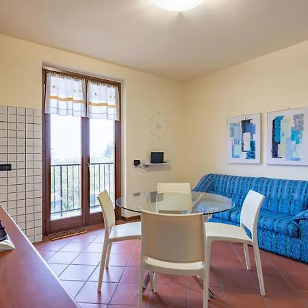 Apartment Host4u - Marge Beautiful With Pool And Private Parking In Padenghe Del Garda Padenghe sul Garda